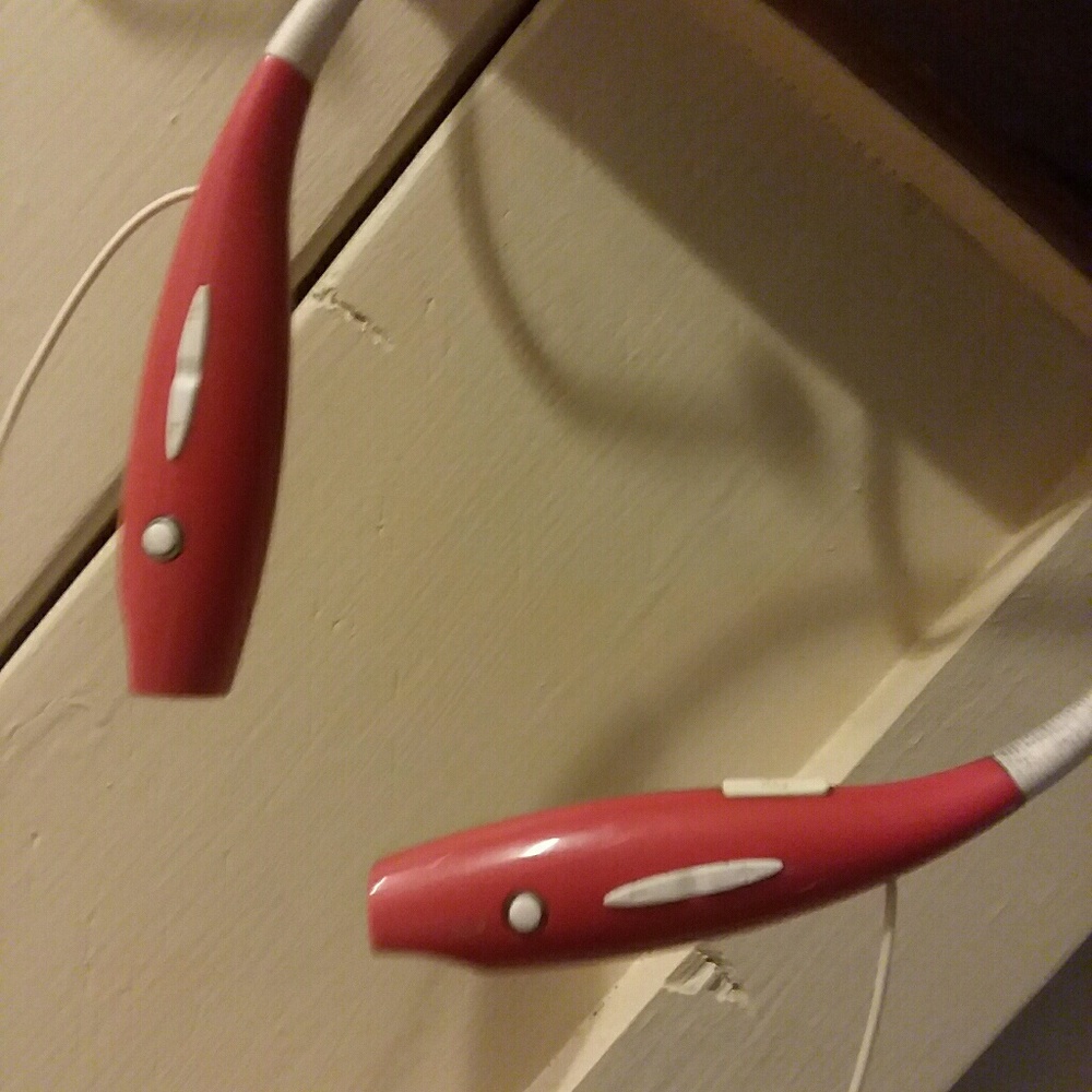 Nice WRAP AROUND ear plug - Picture 3 of 4